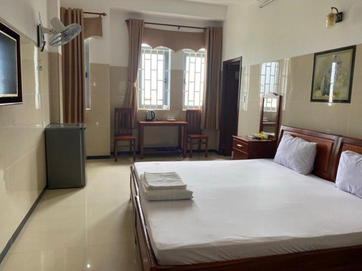 Hotel My Viet Di An Екстер'єр фото