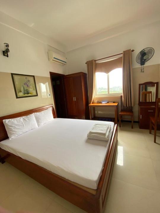 Hotel My Viet Di An Екстер'єр фото